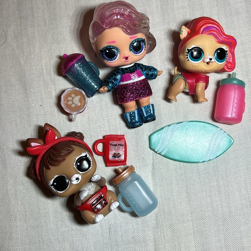 LOL Surprise Winter Disco Doll Lot Snow Leopard + 2 Pets Glitter Tot Bundle